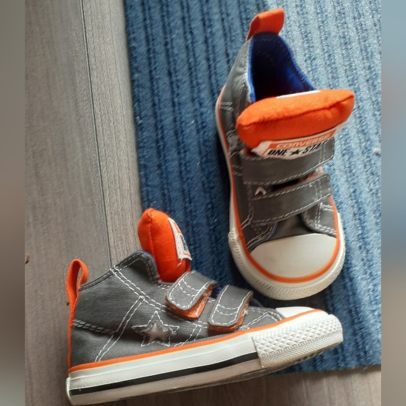 One Star Converse - Picture 2 of 5